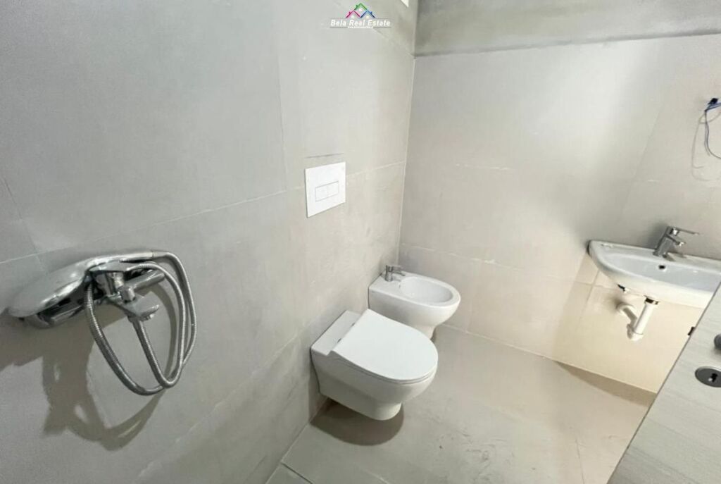 Zyre Me Qera 3+1 Ne Astir (ID BZ2966) Tirane