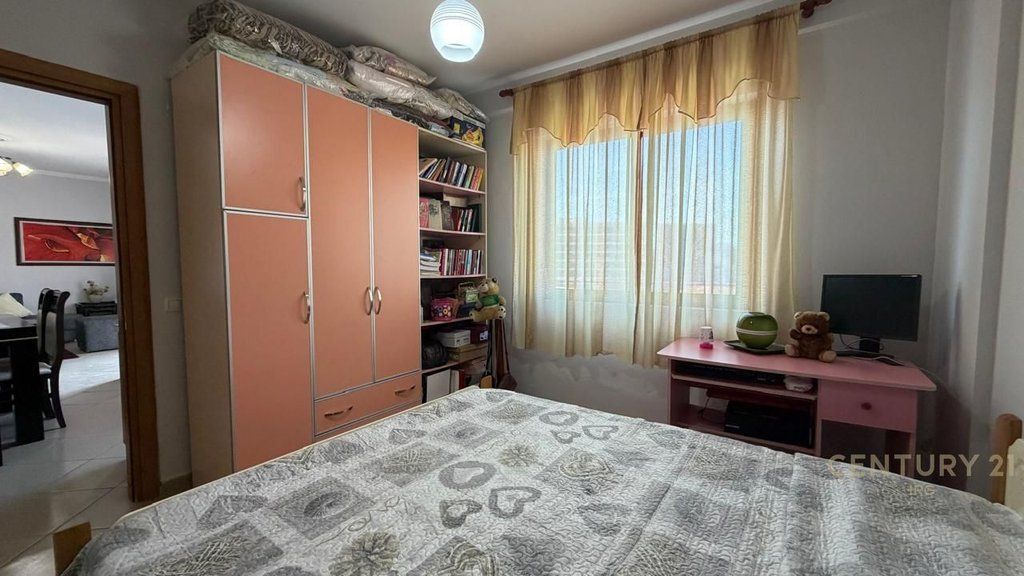 APARTMENT 2+1 NEAR PARTIZANI HIGH SCHOOL!
