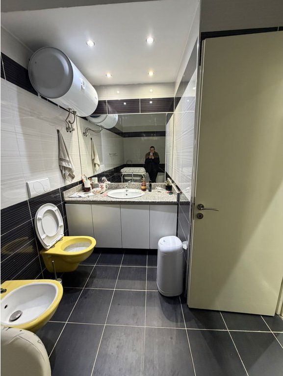 Shitet Apartament 3+1+2 në Rrugën Besim Alla – 270.000€