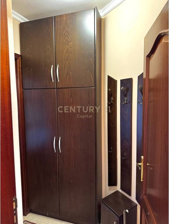 Elegancë Klasike &amp; Hapësira të Bollshme | Shitet Apartament 168m² - Medreseja, Tiranë