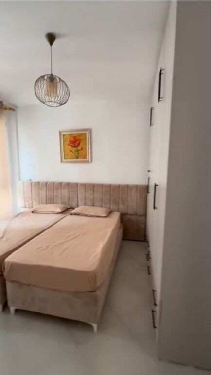 Qera | Apartament 1 + 1 | Rruga 5 Maji | 400 €/muaj