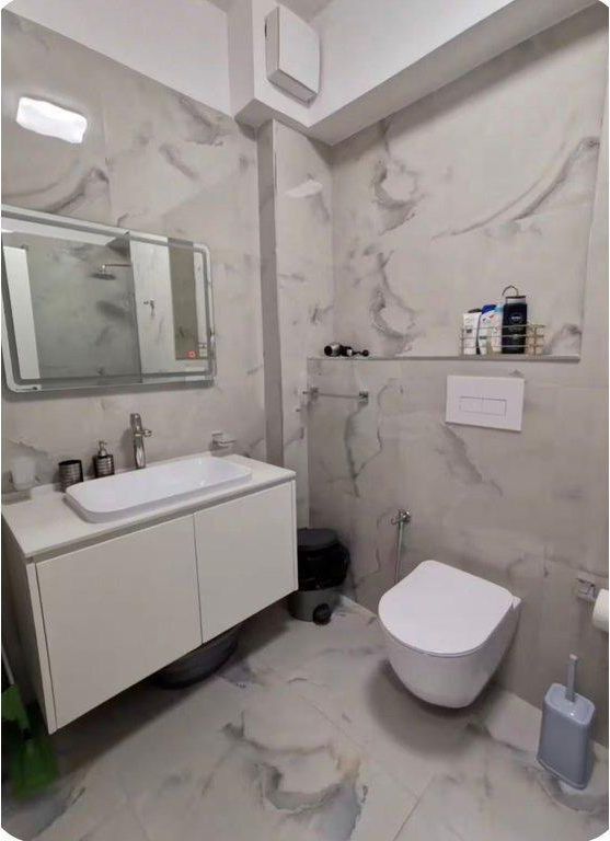 ‼️LISTIM I RI - Shitet Apartament 2+1 me Ballkon pranë Marina Bay, Vlorë 165.000€