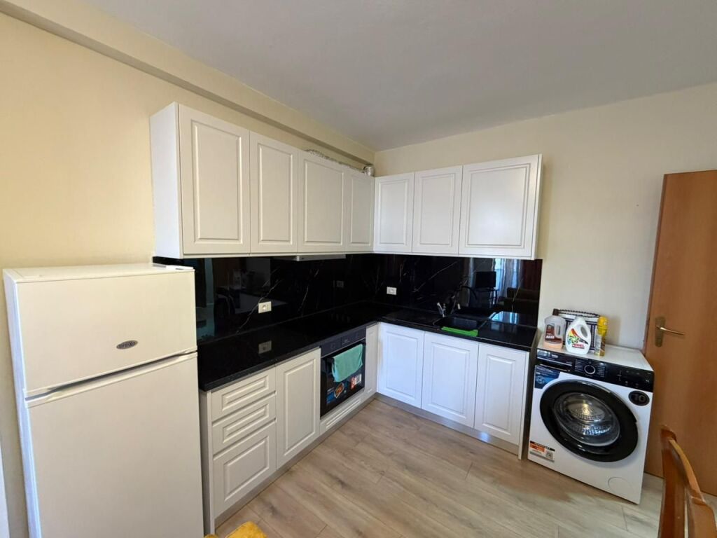 🏡Appartamento 1+1 in affitto🏡  📍 Presso Optika Roma, Pazari i Ri💰 Prezzo: 60.000 lek (trattabile)