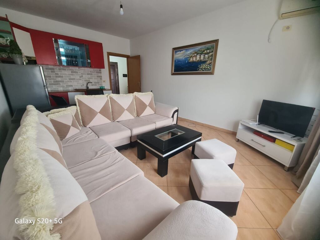 🏠 Appartamento 1+1 in affitto  📍 Posizione: Di fronte al Complesso Molla💰 Prezzo: 40.000 lek/mese