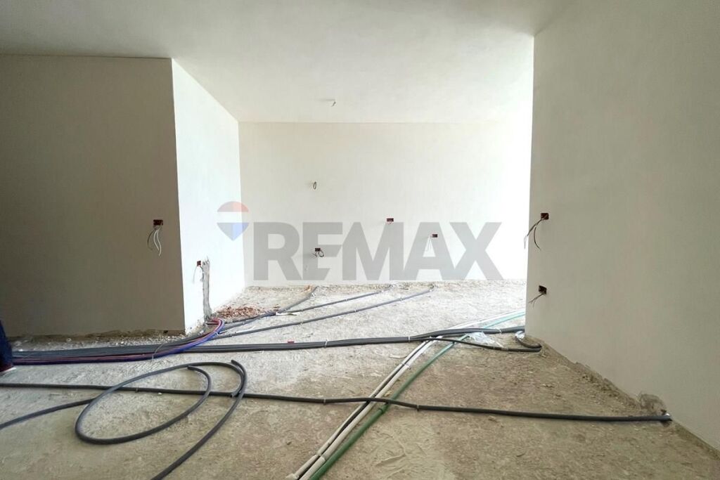 Apartament - Për Shitje - Tregu Elektrik I Ri, Tiranë(ID: 530181070-400)