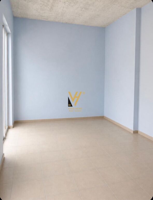 BUSINESS PREMISES FOR SALE 61 M2 AT STUDENT CITY 90,000 EURO