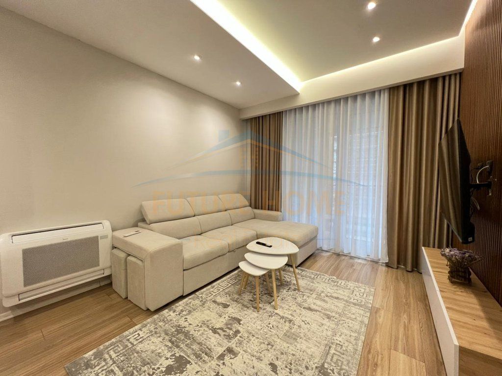Shitet, Apartament 1+1, Kompleksi "Marga", Rruga Jordan Misja.