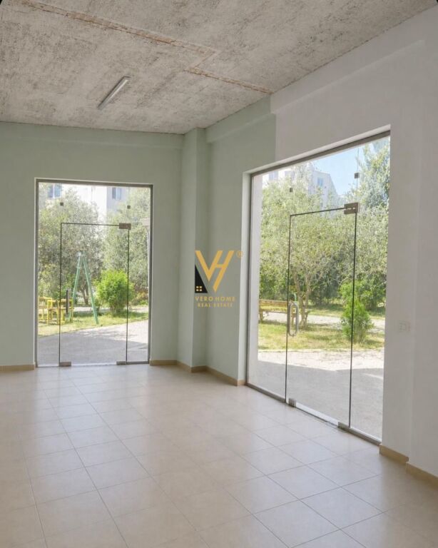 BUSINESS PREMISES FOR SALE 61 M2 AT STUDENT CITY 90,000 EURO