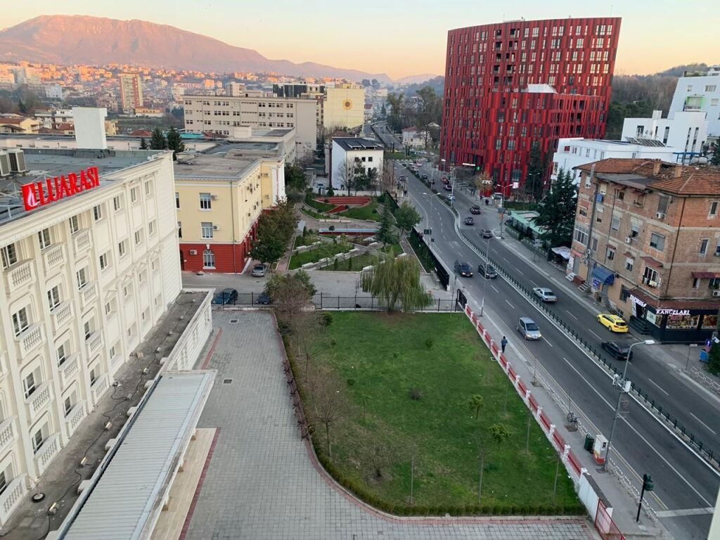 Jepet me Qera  1+1 Rruga e Elbasanit,Luarasi