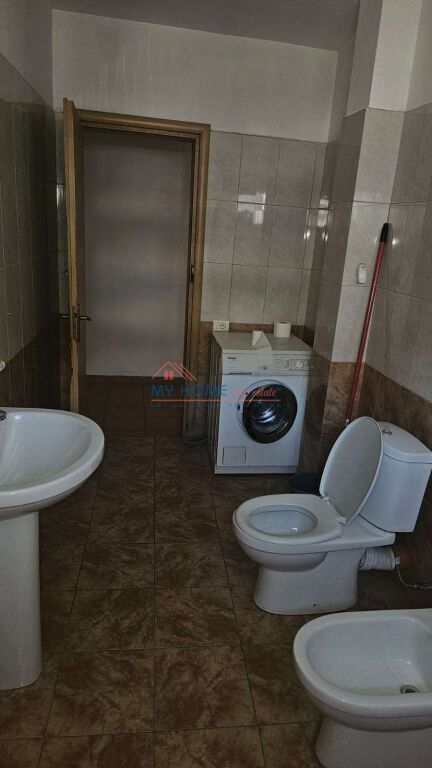 Apartament 2+1 me qera 21 Dhjetori ne Tirane