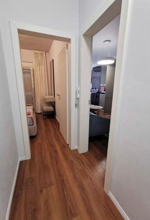 ‼️LISTIM I RI - Shitet Apartament 2+1 me Ballkon pranë Marina Bay, Vlorë 165.000€