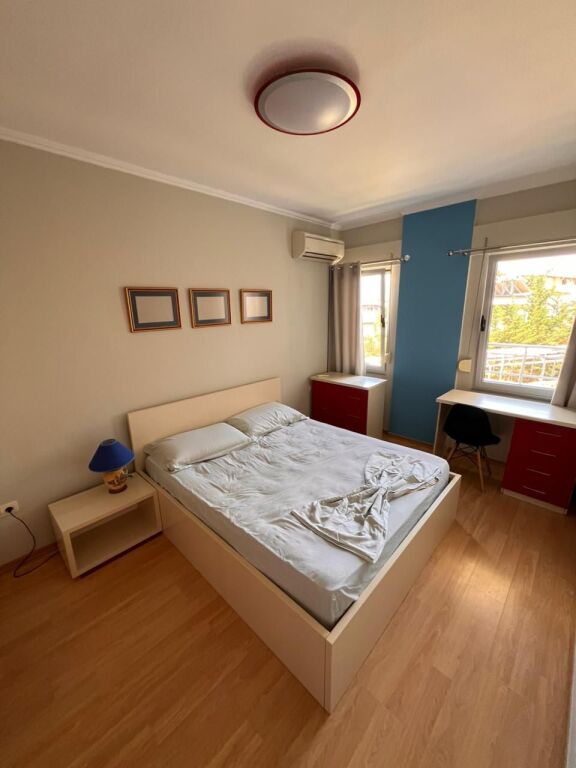 Me Qera: Super Apartament 1+1 + Ballkon + P.Parkimi || (📍Liqeni Artificial - Afër Kopshtit Zologjik), Pllt I Ri Me Ashensor, me Oborr | 750 Euro/Muaj