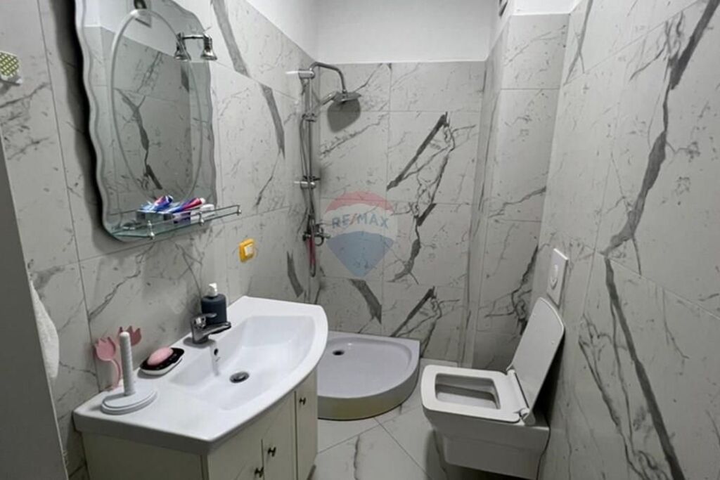 Apartament 2+1+2 për shitje Freku