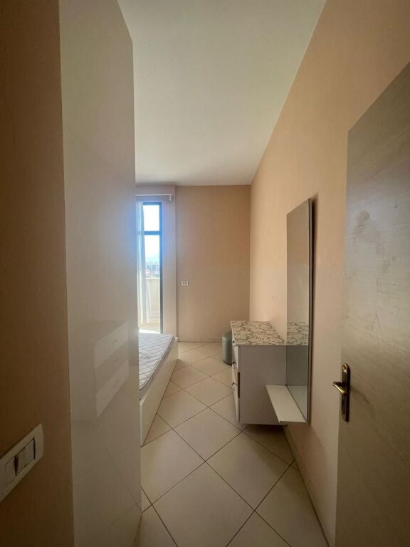 Shitet apartament 1+1 prane Hotel Marinaj, Rruga Teodor Keko