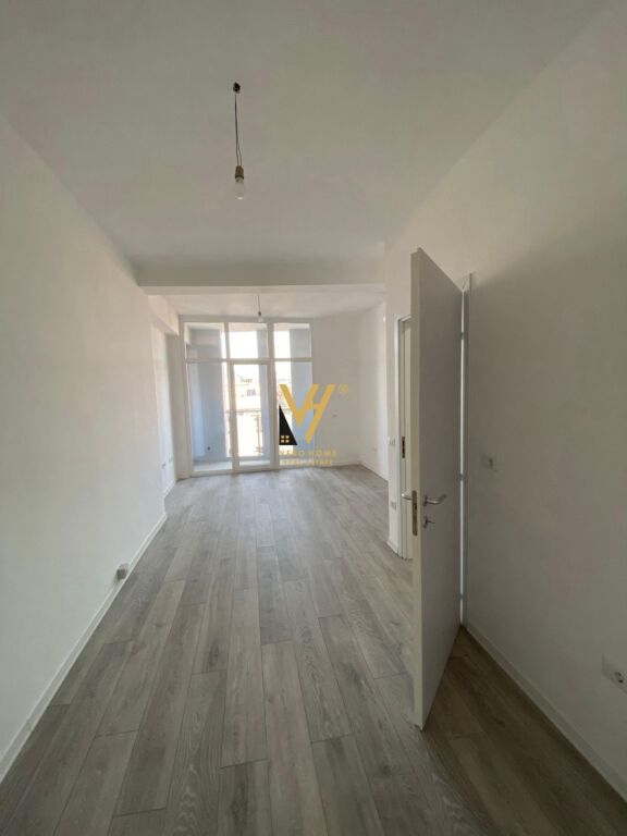 UFFICIO 72 M2 IN AFFITTO A KIKA 2, MUNICIPIO PARISIT 70.000 LEKE