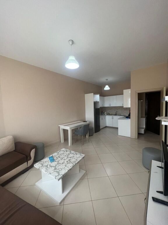 Shitet apartament 1+1 prane Hotel Marinaj, Rruga Teodor Keko