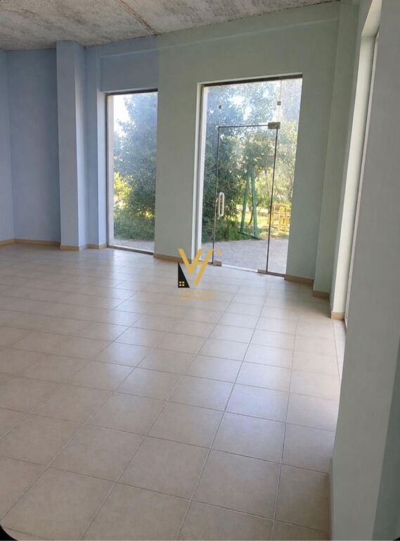 BUSINESS PREMISES FOR SALE 61 M2 AT STUDENT CITY 90,000 EURO