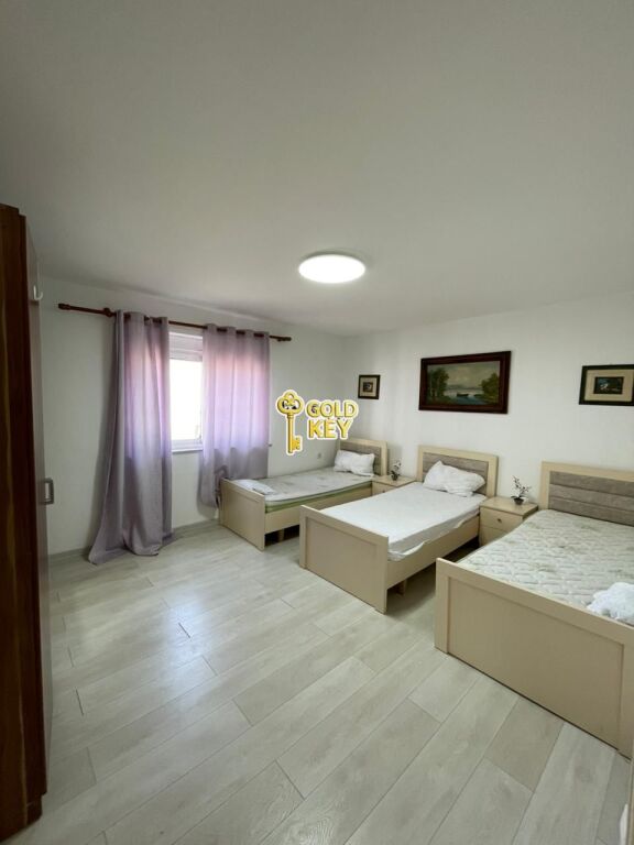 🏡 APARTAMENT ME QERA 2+1 – Qendër, pranë Flagship Center, Durrës