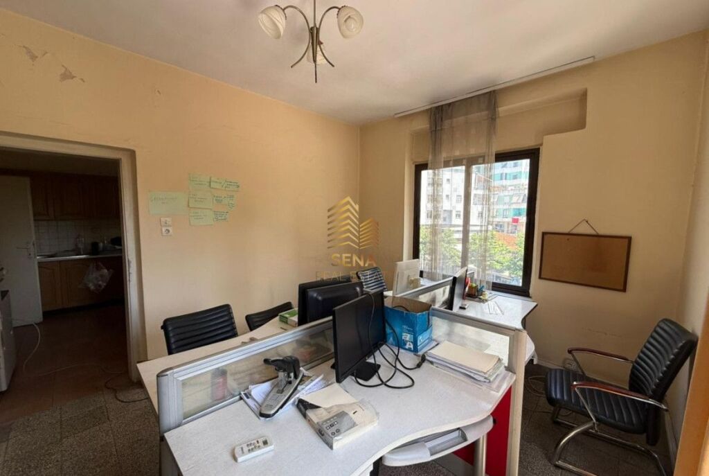 Rent, Business Premises 3+1+2blk, Elbasan Street, 800 Euro/month