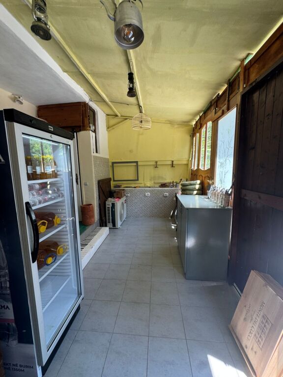 Shitet Bar Restorant. Prane Shkolles "VASIL SHANTO"  190.000 EURO
