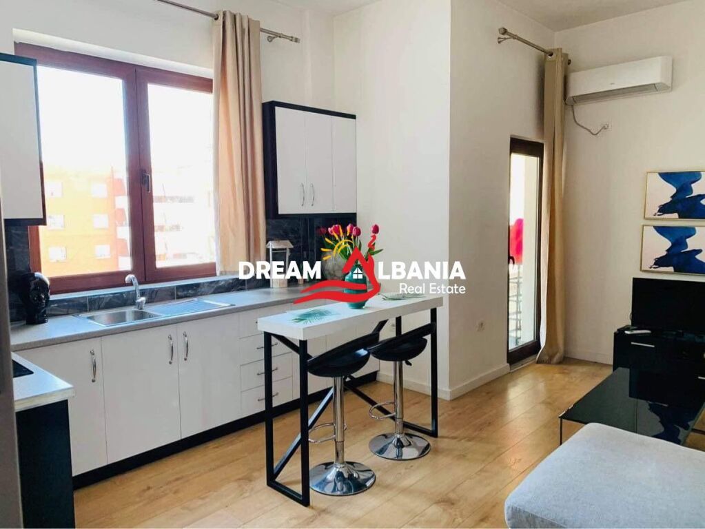 Jepet me qera apartament 1+1 ne rrugen e Kavajes prane Kompleksit Deliorgji (ID 42111576)