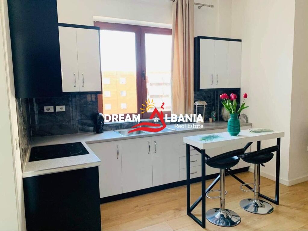Jepet me qera apartament 1+1 ne rrugen e Kavajes prane Kompleksit Deliorgji (ID 42111576)