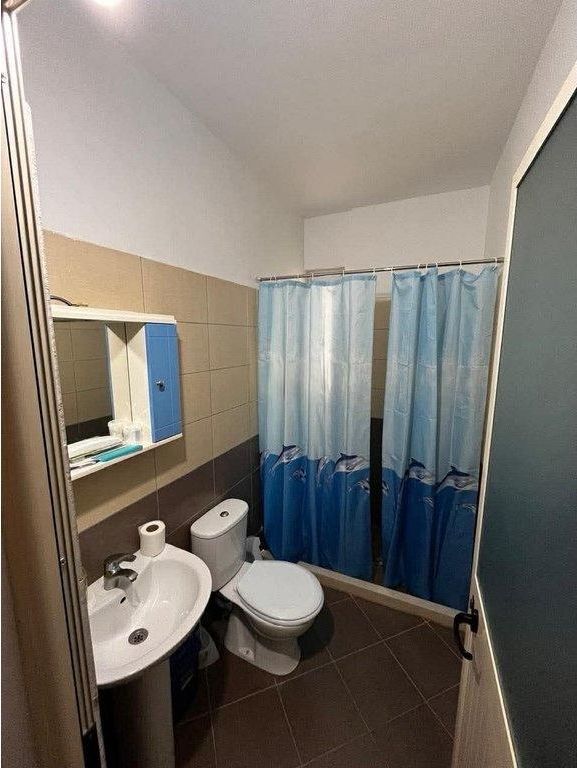 Shitet Apartament 1+1 në zemër të Shëngjinit – 70 metra nga deti