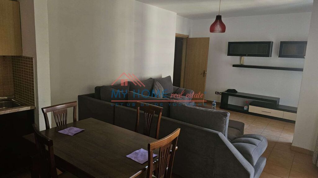 Apartament 2+1 me qera 21 Dhjetori ne Tirane