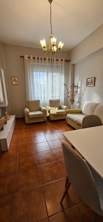 🏡 APARTAMENT ME QERA 2+1 – STACIONI TRENIT DURRES