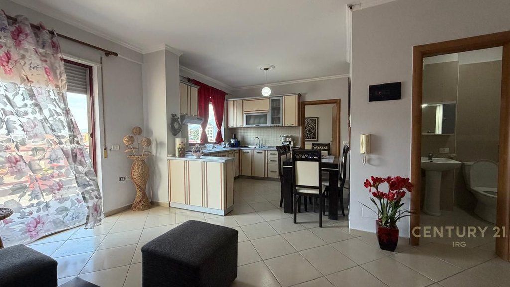 APARTMENT 2+1 NEAR PARTIZANI HIGH SCHOOL!
