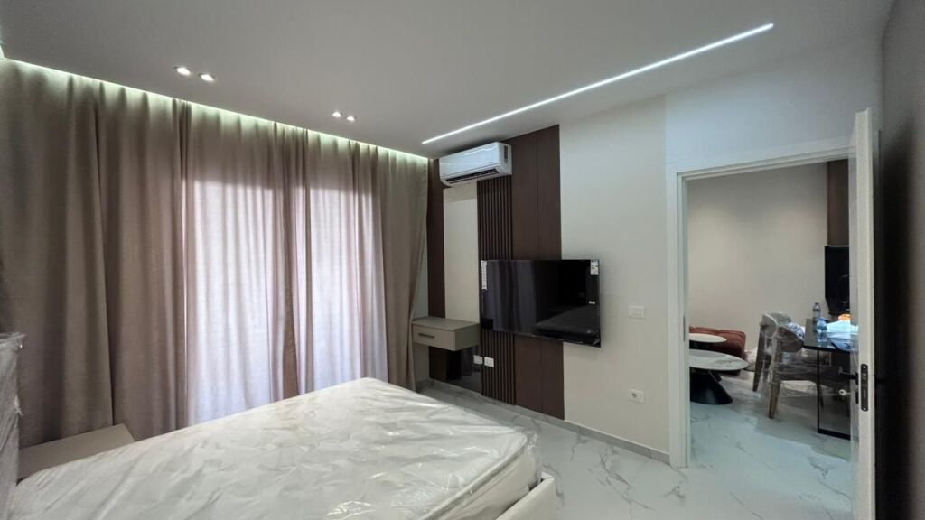 Jepet me qira apartament 1+1