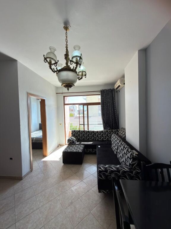 Apartsment ne shitje 1+1 Misto Mane Kombinat