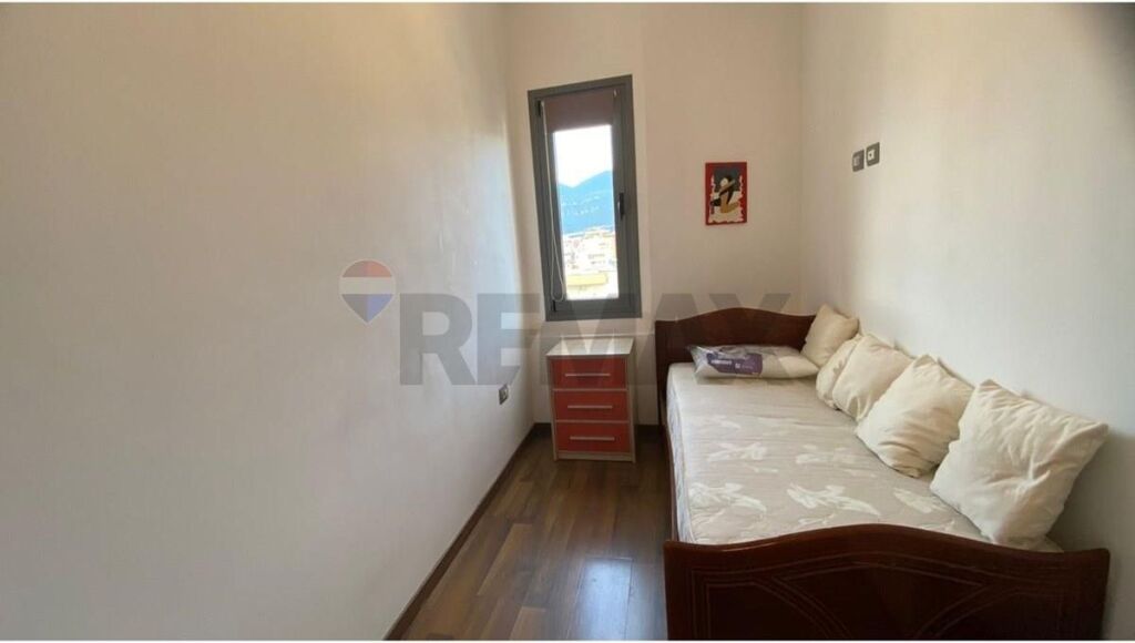 Apartament - Për Qira - Rruga Tefta Tashko, Tiranë