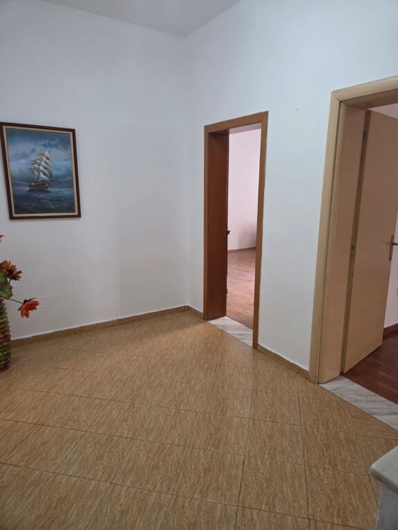 Qera | Apartament 2 + 1 | Kodra E. Priftit | 320 €/muaj