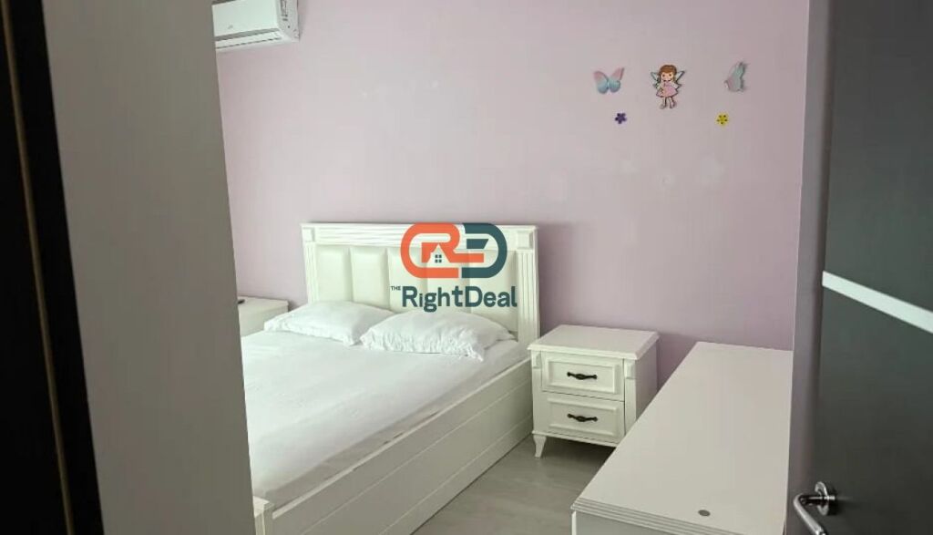 Tek Komuna E Parisit, Jepet Me Qira Apartament 2+1, Ideal Per Banim!!!