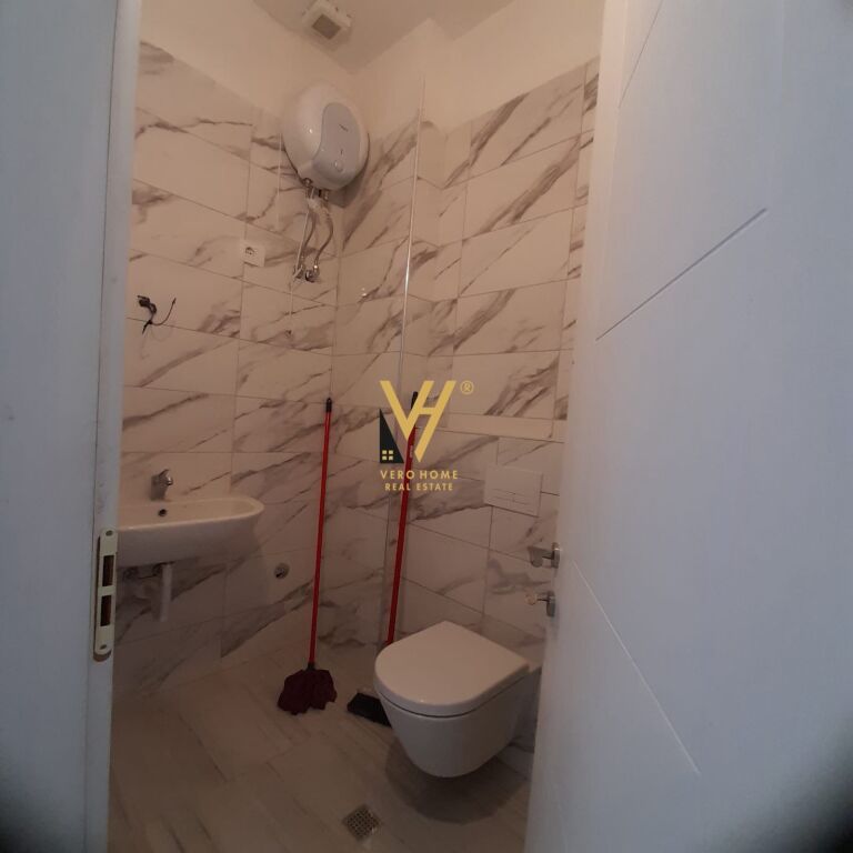 SHOP FOR RENT 25 M2 IN KINOSTUDIO 25,000 LEKE
