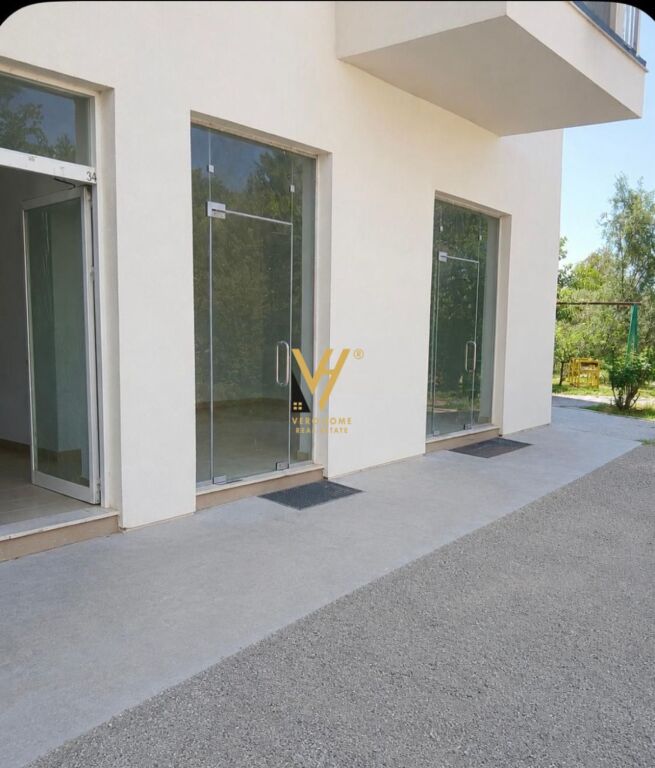 BUSINESS PREMISES FOR SALE 61 M2 AT STUDENT CITY 90,000 EURO