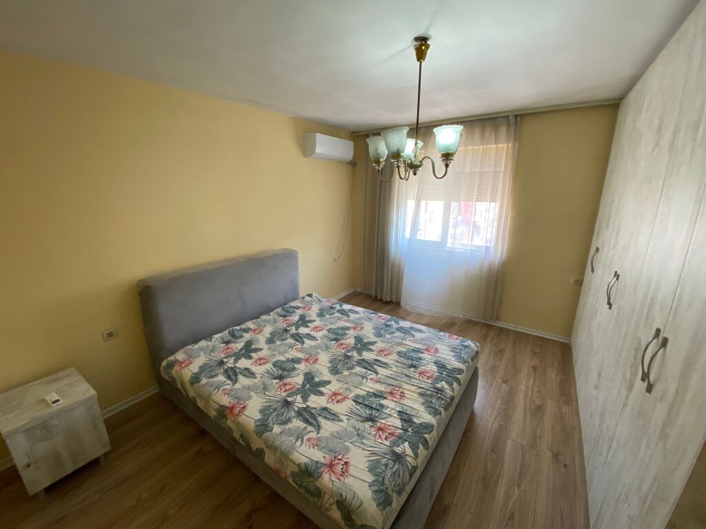 🏡 Jepet Apartament 2+1 me qera te Rruga e Durrësit, Tiranë