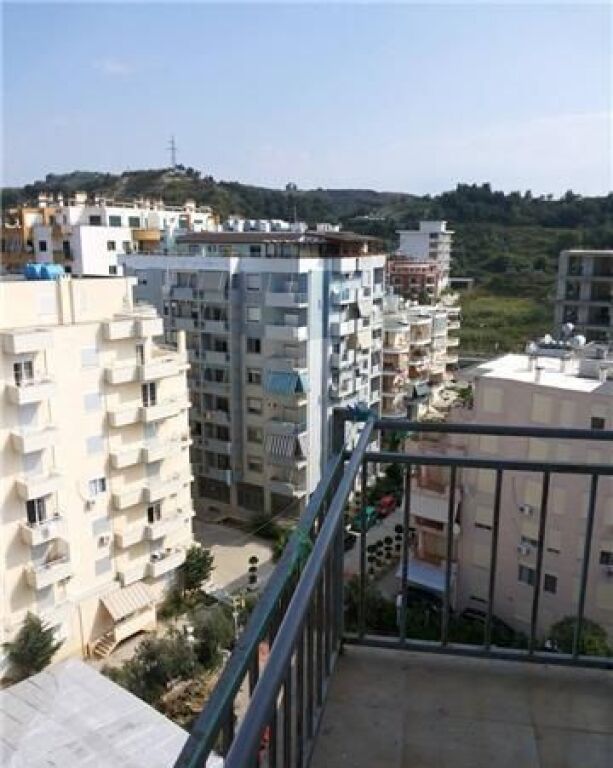 Shitet Apartament 1+1 ne Durres