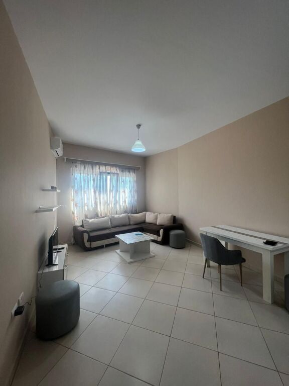 Shitet apartament 1+1 prane Hotel Marinaj, Rruga Teodor Keko