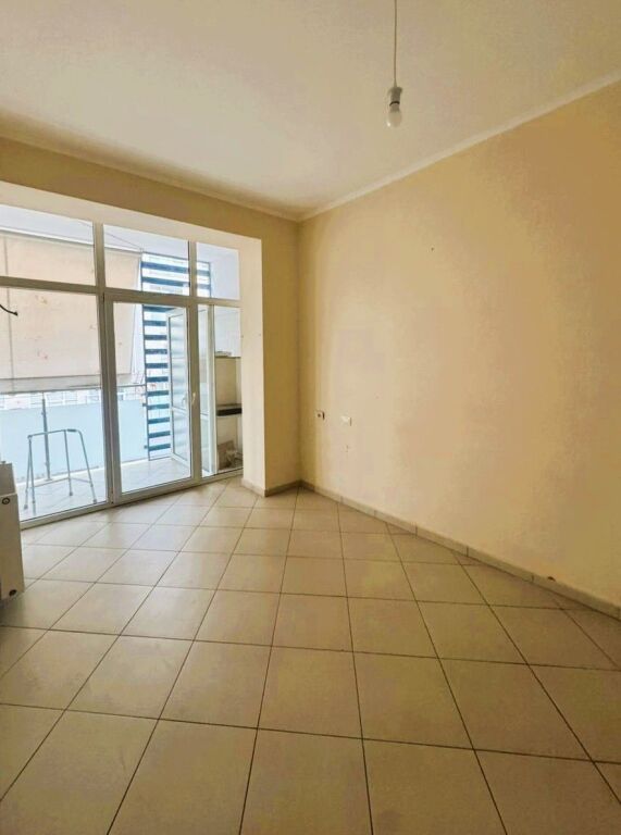 🏡 Shitet Apartament 1+1📍Komuna e Parisit, Kompleksi Kika 2
