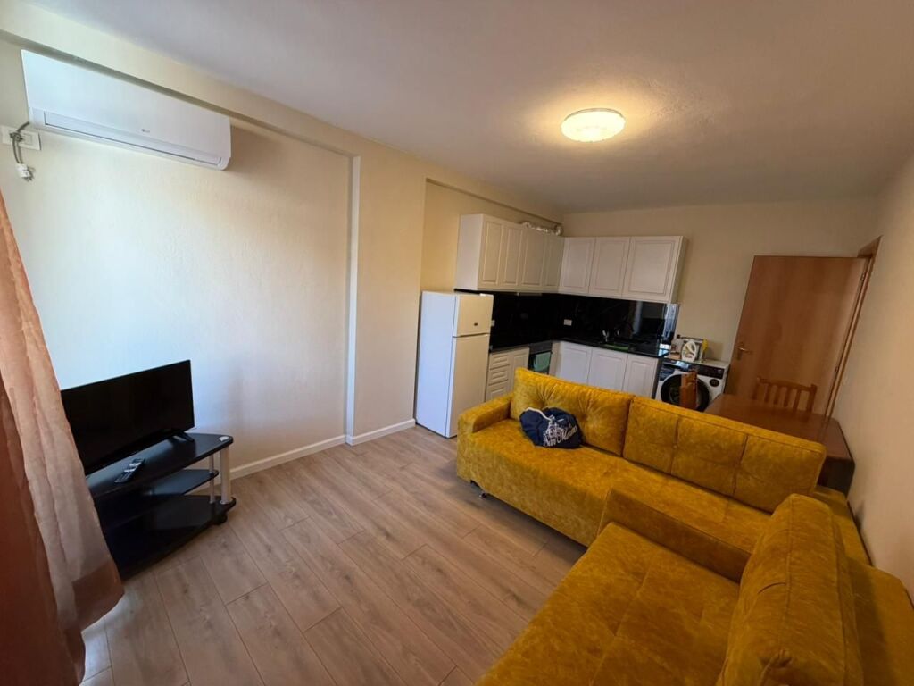 🏡Appartamento 1+1 in affitto🏡  📍 Presso Optika Roma, Pazari i Ri💰 Prezzo: 60.000 lek (trattabile)