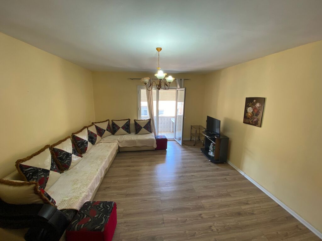 🏡 Jepet Apartament 2+1 me qera te Rruga e Durrësit, Tiranë