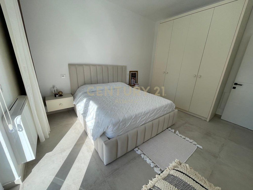 Super Vilë 3-Katëshe për Shitje në Plazh, Durrës – Pranë Rrotës së Kuqe     400,000 €
