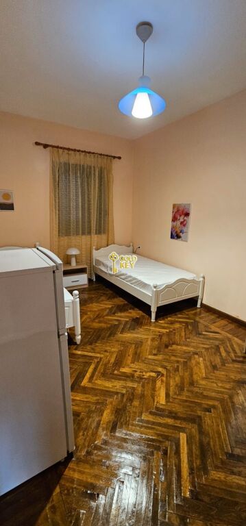 🏡 APARTAMENT ME QERA 2+1 – STACIONI TRENIT DURRES