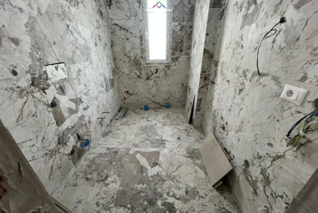 Zyre Me Qera 2+1 Ne Astir (ID BZ2967) Tirane