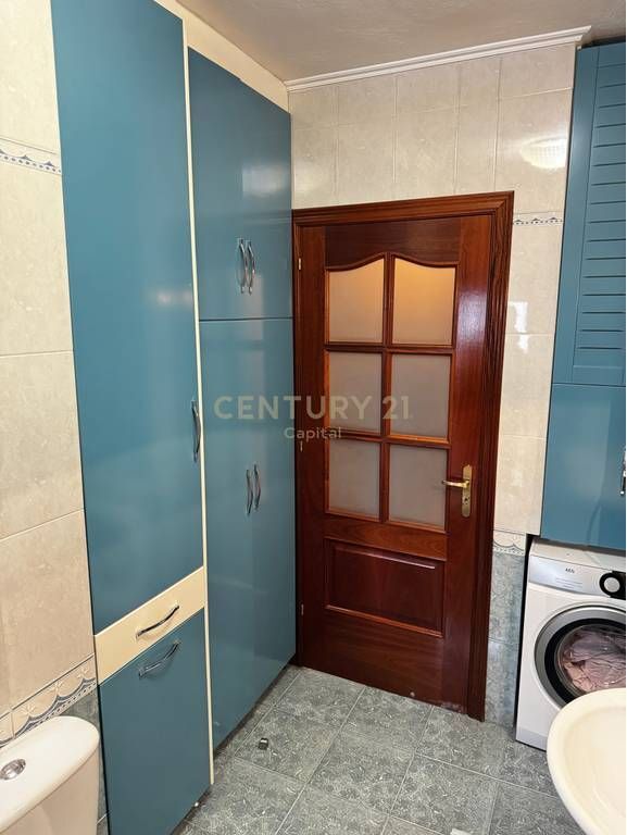 Elegancë Klasike &amp; Hapësira të Bollshme | Shitet Apartament 168m² - Medreseja, Tiranë