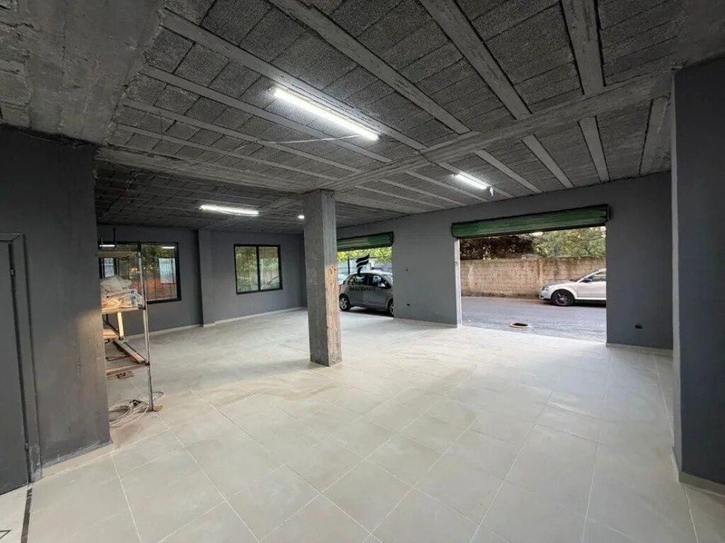 WAREHOUSES FOR RENT 120 M2 LAPRAKE 75,000 LEKE FH-67415