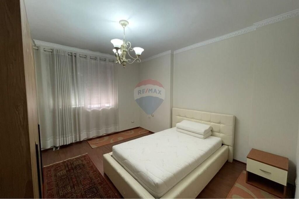 Shitet Apartament 3+1+2  Kopshti Zoologjik