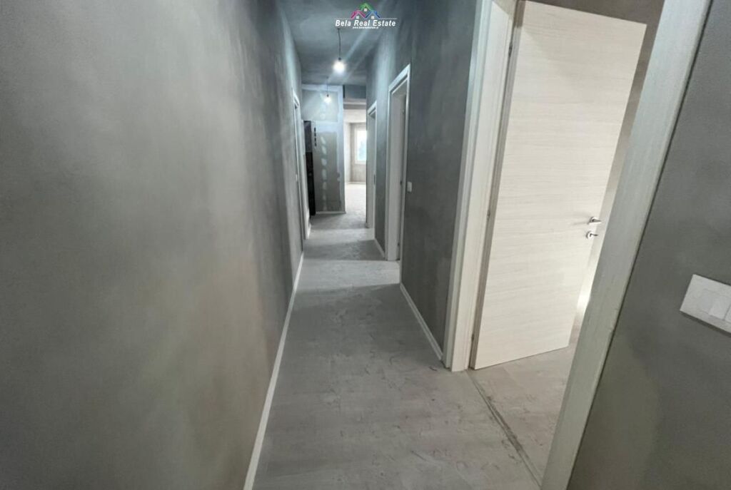 Zyre Me Qera 3+1 Ne Astir (ID BZ2966) Tirane